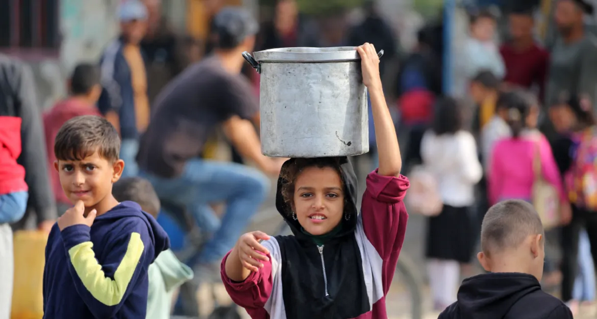 "اليونيسيف": أطفال غزة يبحثون عن أي شيء فقط لمجرد البقاء على قيد الحياة